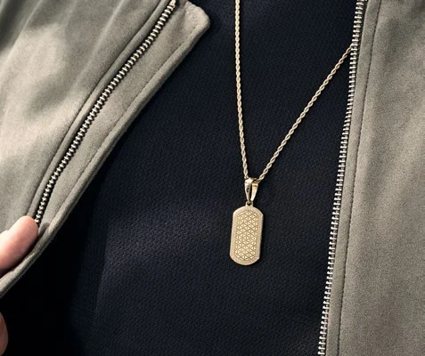 Dije Placa Griega, segunda fotografía del catálogo